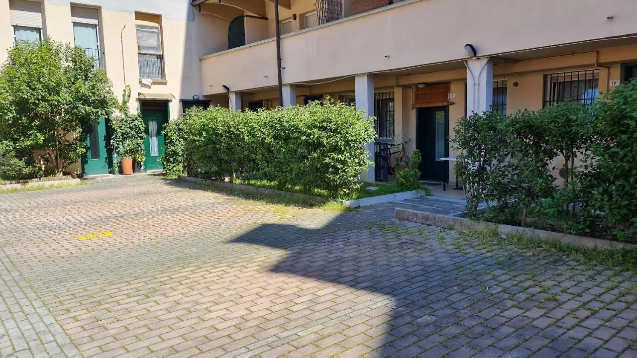 Appartamento Fiorilli House - Fair District - Gratis Private Parking Bologna Italia