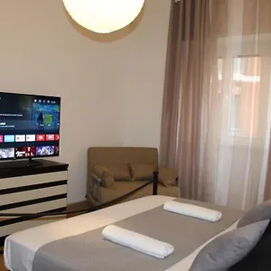 https://delizioso-appartamento-vicino-alla-metro-a-10-minuti.it-romehotels.com