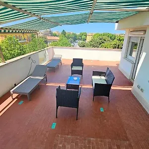 https://attico-in-alto-mare.it-romehotels.com