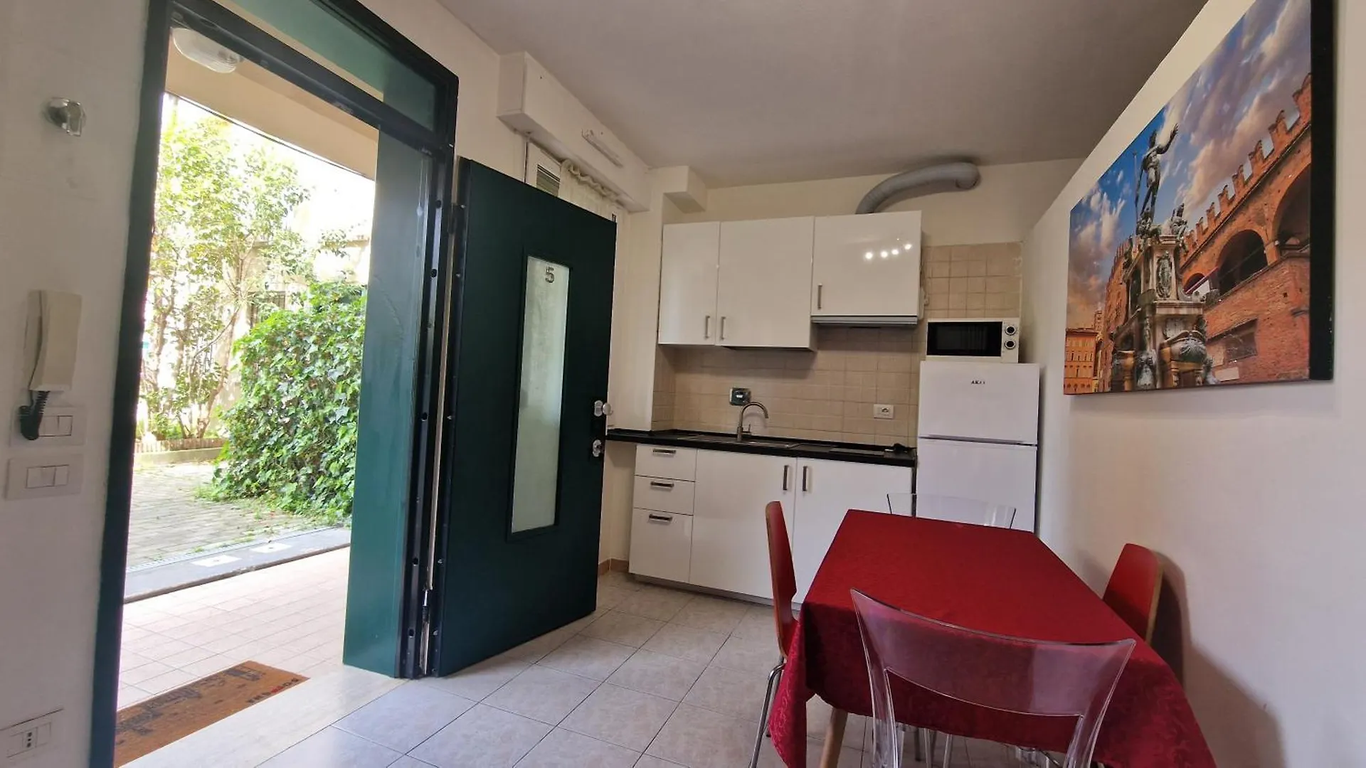 Appartamento Fiorilli House - Fair District - Gratis Private Parking Bologna 0*,  Italia